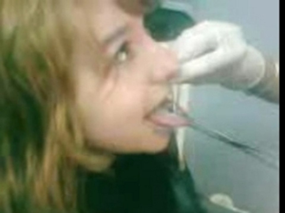 Piercing langue de Steph / Par Rym