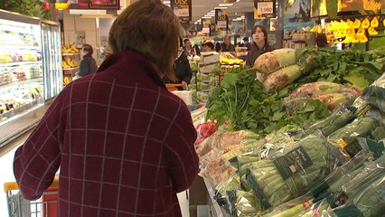 1월 소비자물가 0.8%↑...12개월만에 최저 / YTN