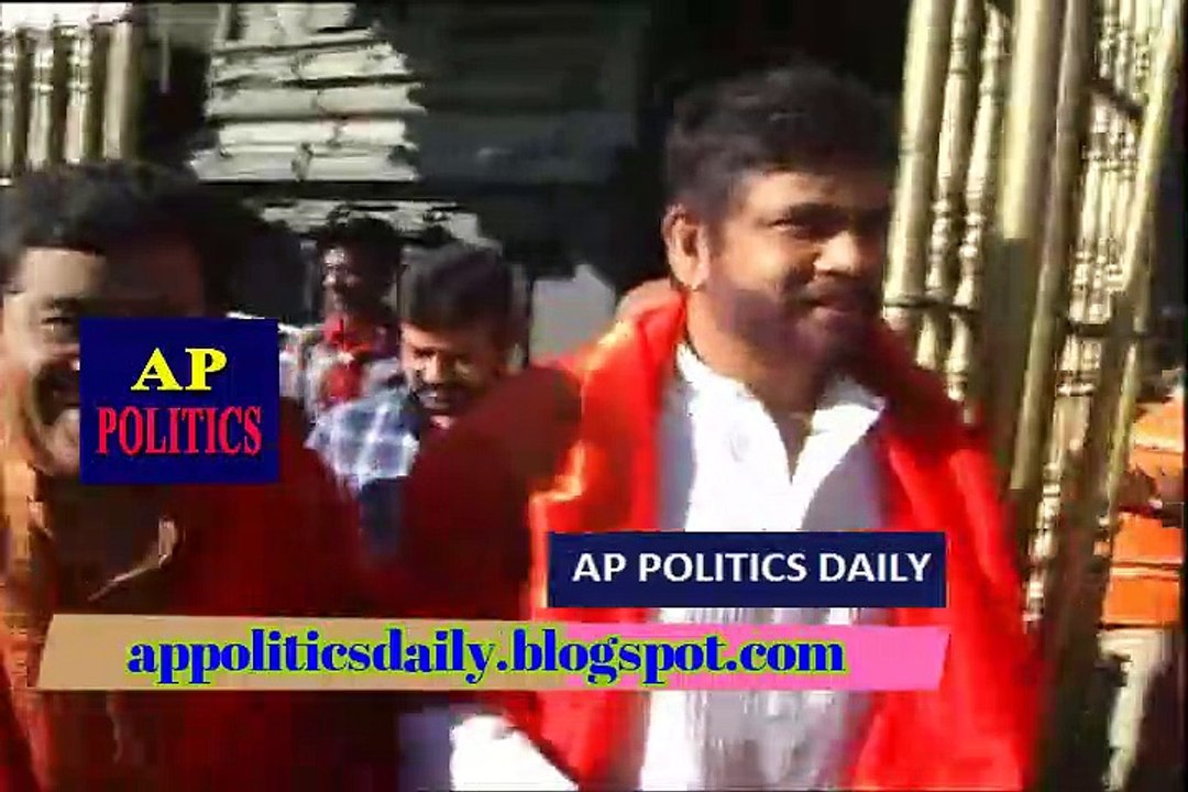 నాగార్జున తిరుమల సందడి చుడండి _ Nagarjuna VIsits Tirumala - AP Politics Daily