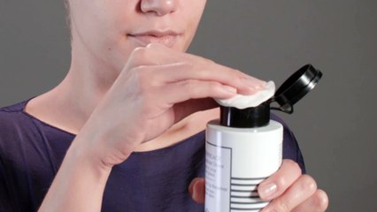 applying foundation