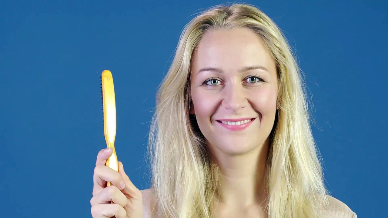 styling curls with straighteners