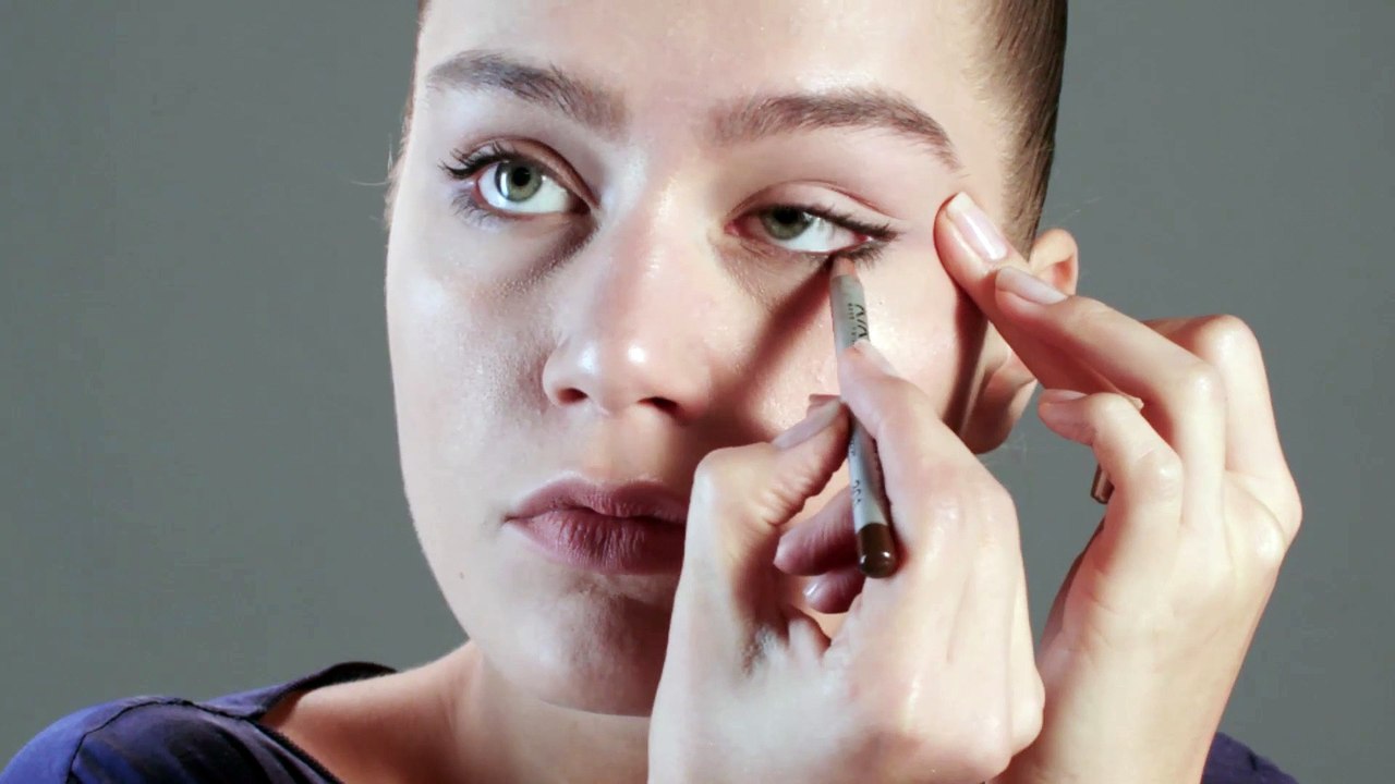 Le regard glossy