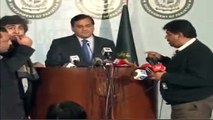 Mics of Geo, Express, Samaa and BOL news channels removed during Foreign Office's media briefing