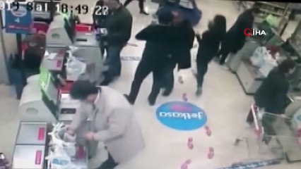 Fren yerine gaza bastı markete daldı