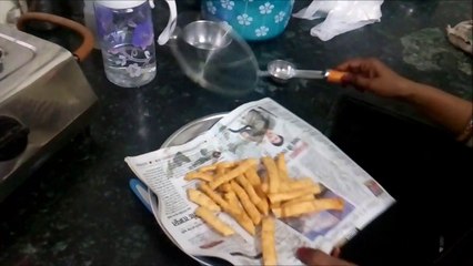 Recipe of crispy Maida Snacks | मैदा के स्नैक्स बनाने की सरल विधि