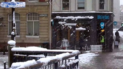 Heavy snow falls in Bristol