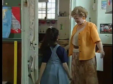 French Fields 2x05 Sale or Return