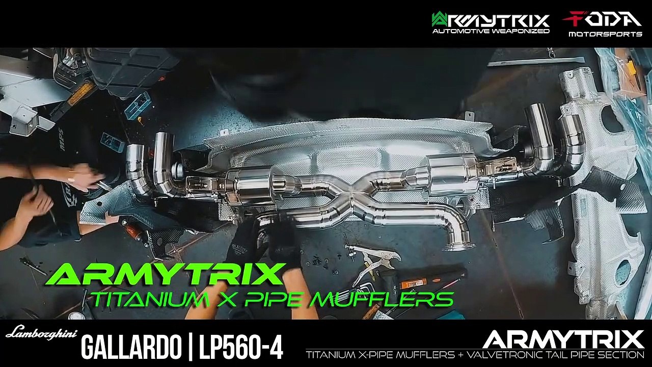 VÍDEO: Pasada de trabajo, cambian el escape a este lamborghini Gallardo