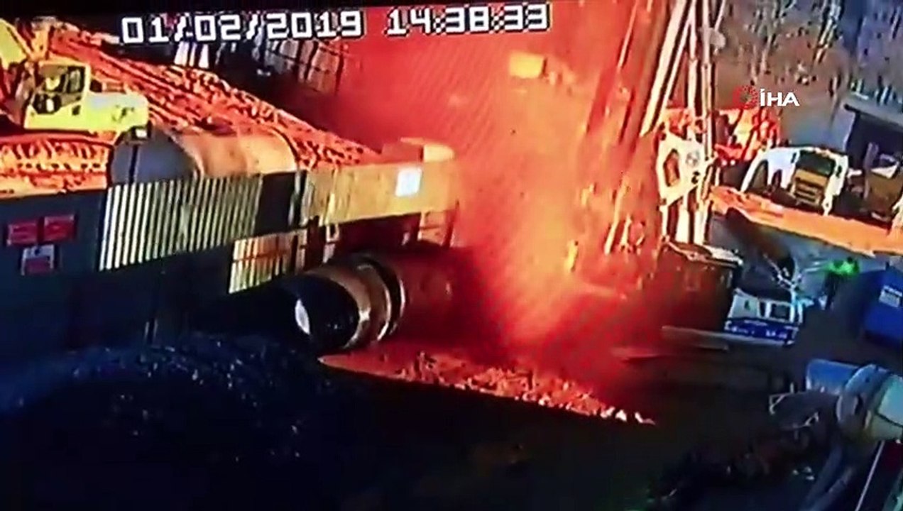 Kadıköy'de doğalgaz borusunun patlama anı saniye saniye güvenlik kameralarına yansıdı