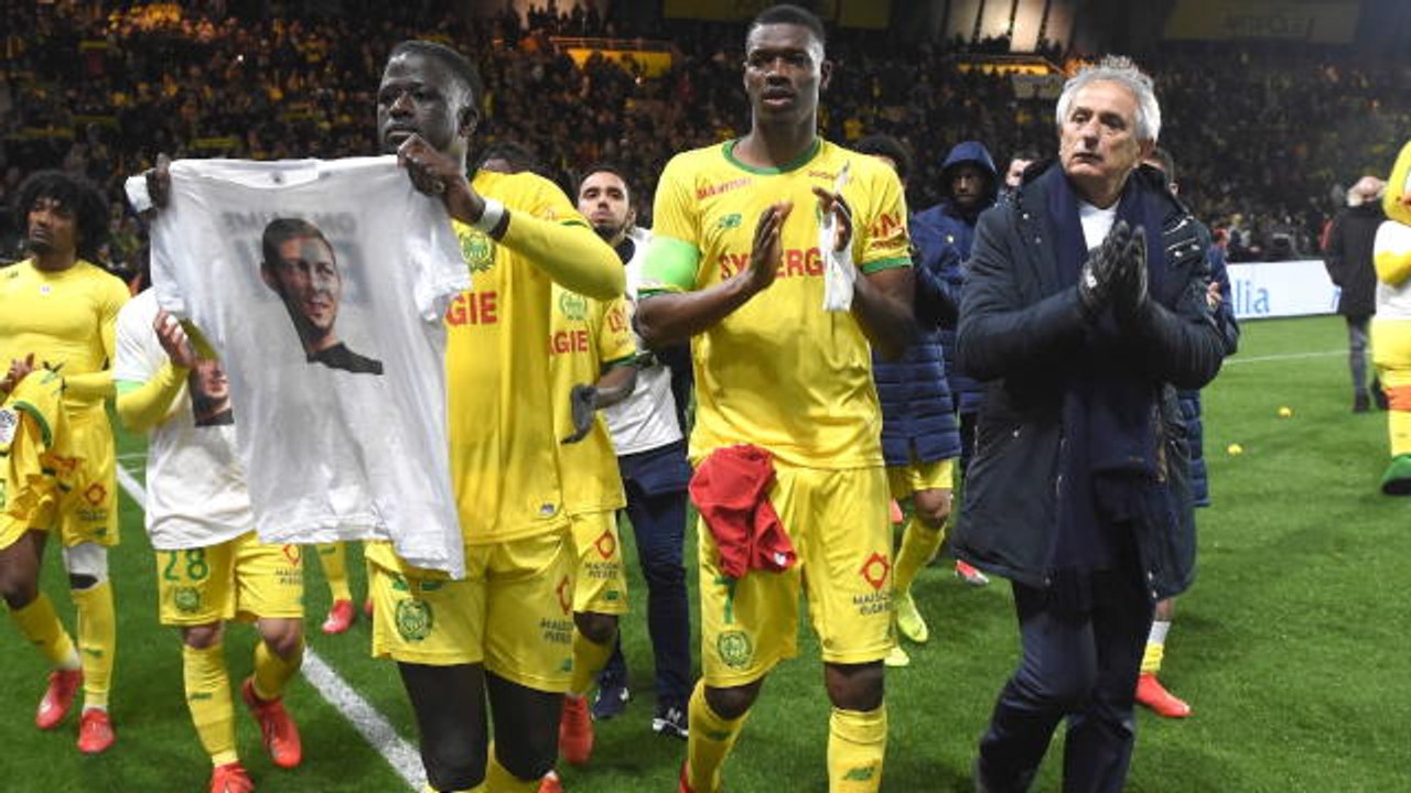 Disparition d'Emiliano Sala - Halilhodzic : "Très fier de mon équipe et des supporters"