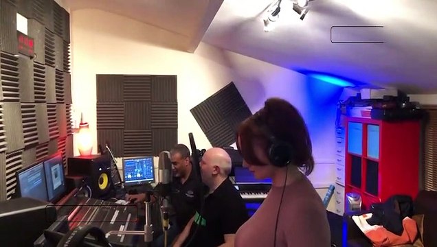 Amazing Singer Helen Fulthorpe!