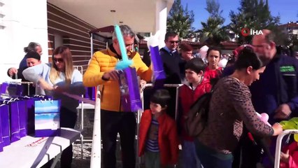 Manavgat'da çocukların kamyon kamyon kar coşkusu