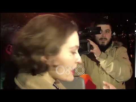 Ora News - Shahini takon Senatin e Universitetit të Shkodrës, studentët e refuzojnë pa median: Turp!