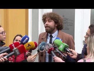 Ora News - Pedagogët e Shkencave Sociale nisin grevën pa afat