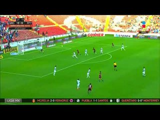 ¡Gol! Camilo Sanvezzo hace el primero para los Gallos | Liga MX