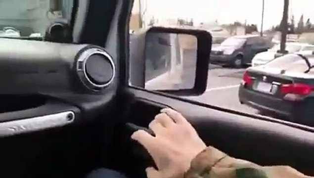 Lui il aurait du mieux garer sa BMW...