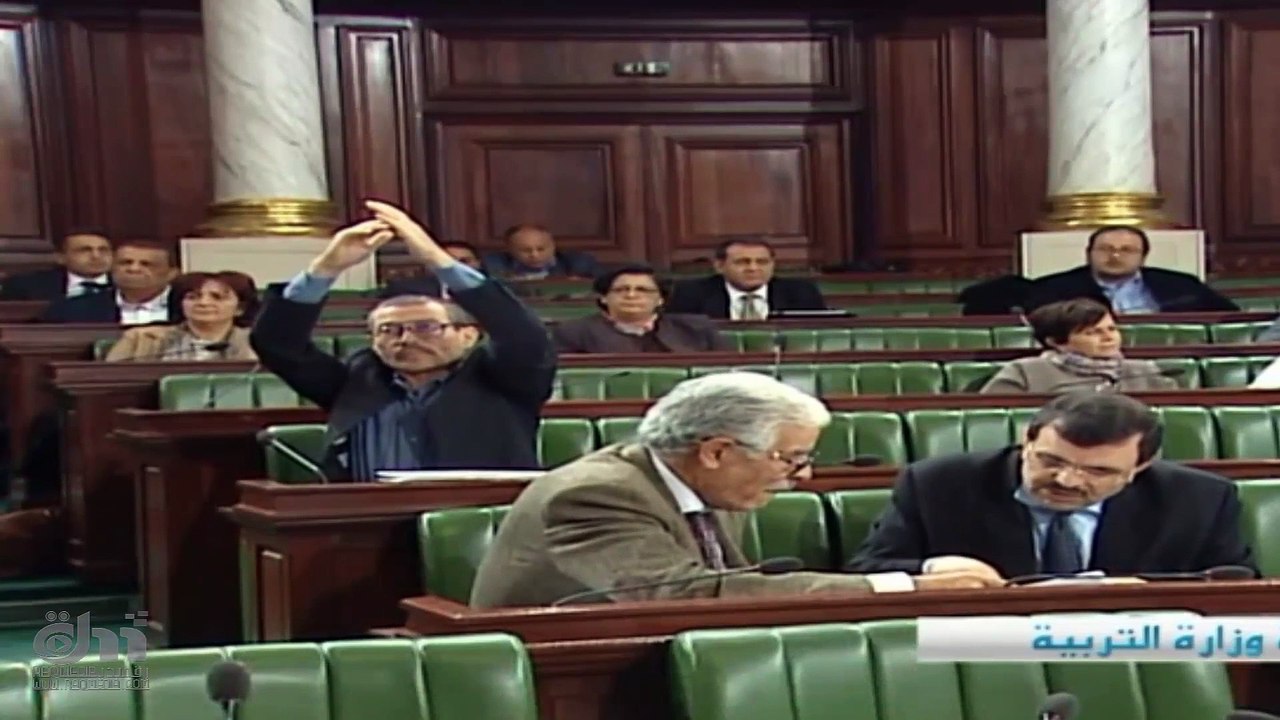 هجوم معاكس من نائب دفاعا عن المربين