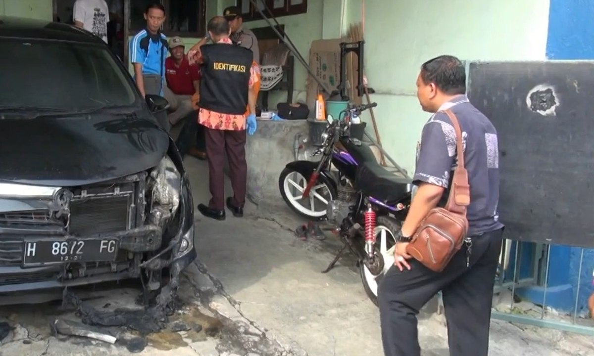 Aksi Teror Pembakaran Mobil Kembali Terjadi di...
