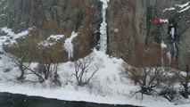 Buz Şelalesine Nefes Kesen Tırmanış Havadan Görüntülendi
