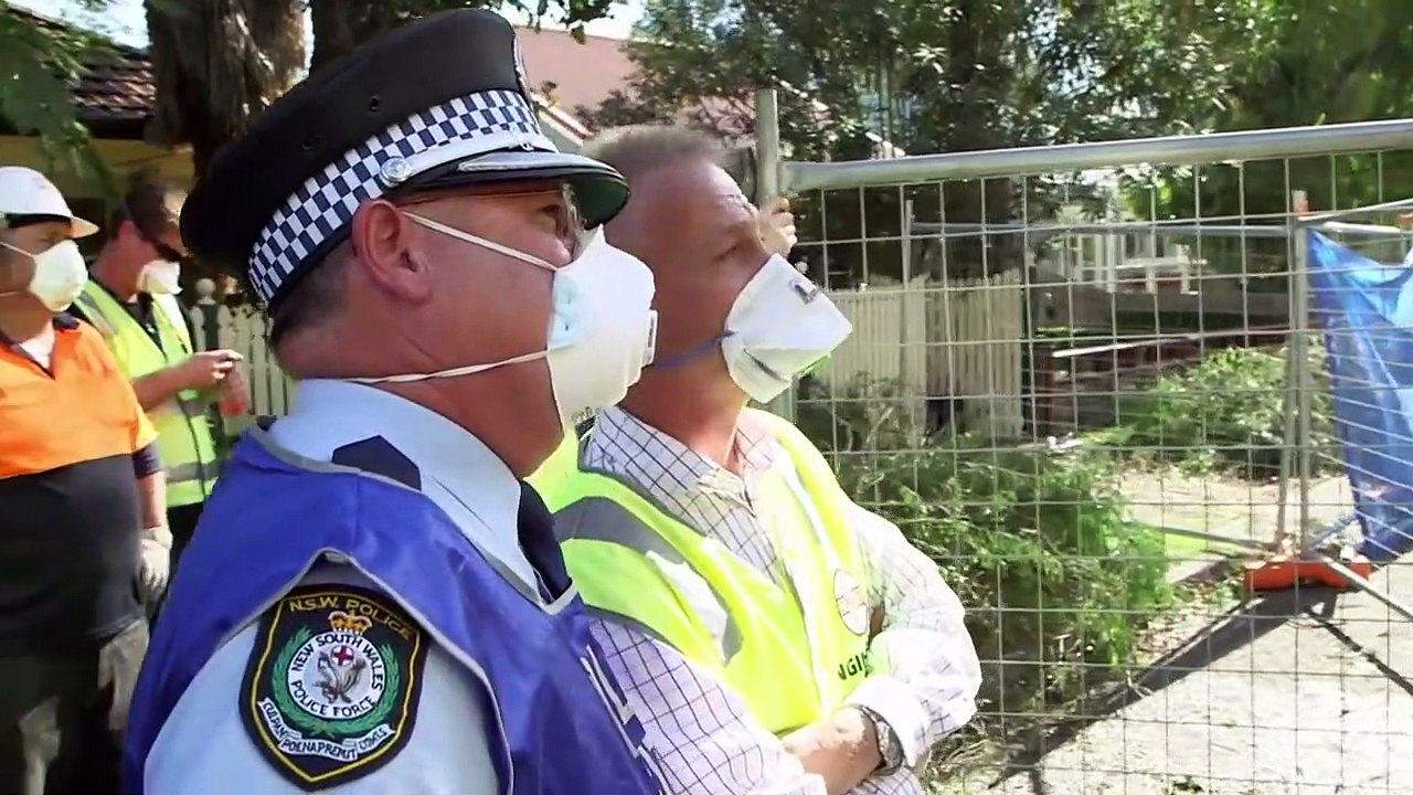 Beach Cops   House Collapse   S1E5