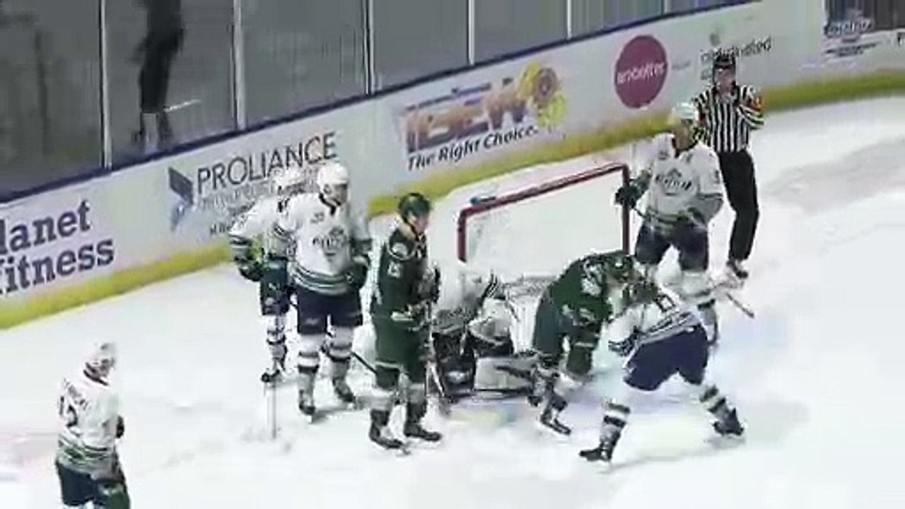 WHL Everett Silvertips at Seattle Thunderbirds