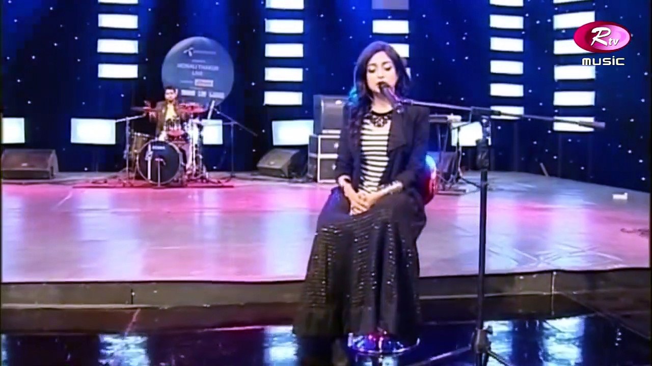 Tumi Robe Nirobe -Monali Thakur- তুমি রবে নীরবে - মোনালি ঠাকুর   Live Stage Performance
