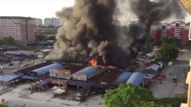 200 shops destroyed in morning blaze