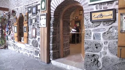 Gazoz Kapağına Tahta Parçasına Minyatür İşliyor