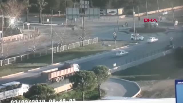 Denizli Kırmızı Işıkta Durmadı, Polis Memurunun Ölümüne Neden Oldu