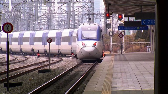 설레는 고향 길 ...설 연휴 첫날 '귀성행렬' / YTN