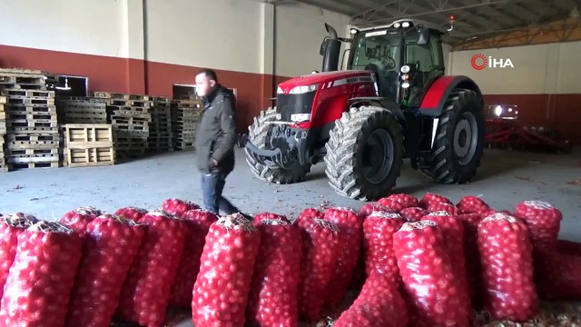 Depodan 2,5 liraya çıkan soğan pazarda 5 lira