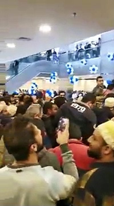 مسخرة وهجوم الزباين في النصر الرياضي في الكويت بسبب الخصومات شاهد الان 