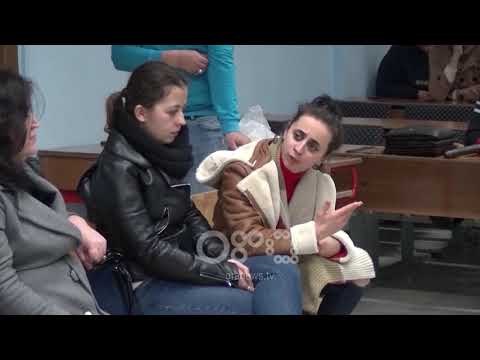 Ora News - Studentët e Shkodrës bashkëbisedim me pedagogët, refuzojnë kthimin në auditore