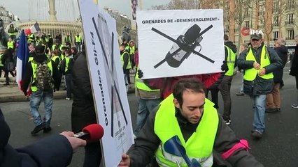 Sarı Yelekliler 12. Haftada Yaralıları Anmak İçin Sokakta