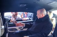 Cumhurbaşkanı Erdoğan, Tarabya'da Aracını Durdurup Minibüsçülerle Sohbet Etti
