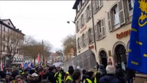 Gilets jaunes à Strasbourg: ceux qui dérangent... et ceux qui rangent