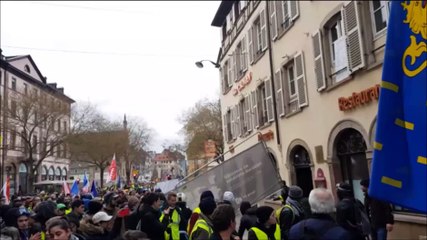 Gilets jaunes à Strasbourg: ceux qui dérangent... et ceux qui rangent