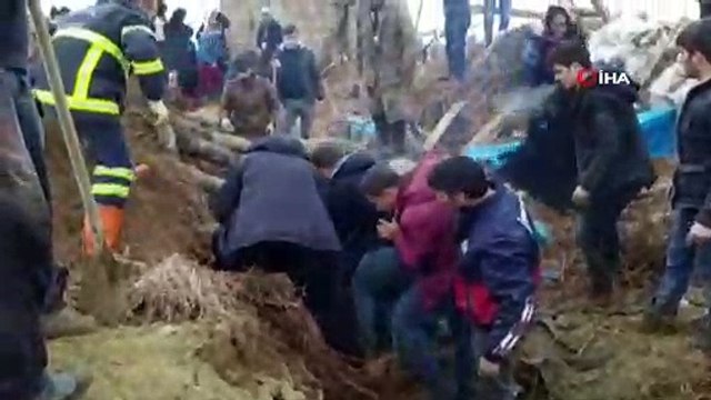 Yükekova’da ahır çöktü: 4 inek telef oldu