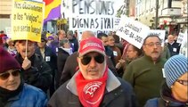 Spagna: i tassisti manifestano a sostegno dei pensionati