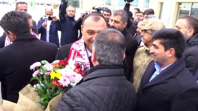 Elazığsporlu Taraftarlardan Coşkulu Karşılama