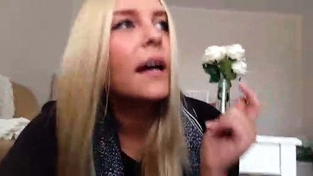 20 year old polish woman sings.