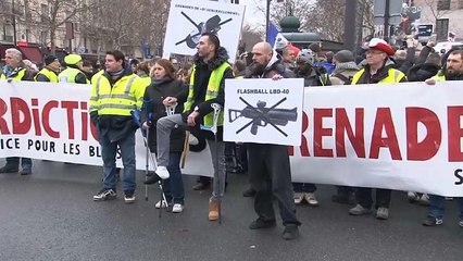 Zu viele Verletzte: 60.000 Gelbwesten gegen Polizeigewalt