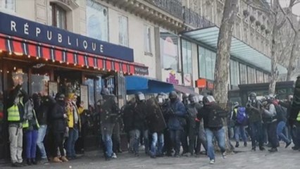 Tensión en nuevas protestas de los "chalecos amarillos" en París