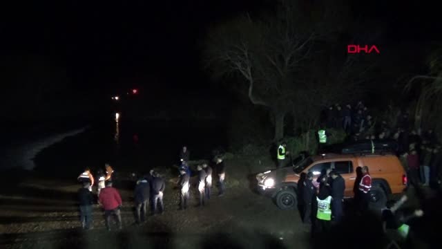 Çanakkale-Derede Kaybolduğu İddia Edilen Araç ve İçindeki İki Kişi İçin Arama Çalışmaları Sürüyor