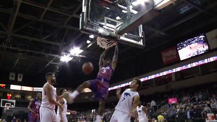 A great dime by Shawndre Jones leads to the score