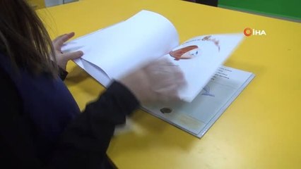 Küçük Asil Yaşıtları İçin Hikaye Kitabı Yazdı