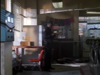 NYPD Blue S03E05 Dirty Laundry