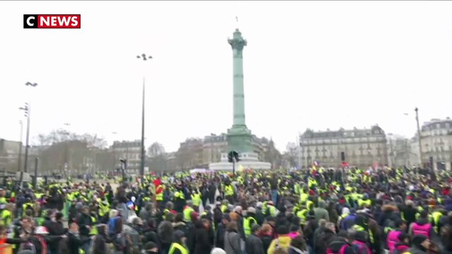«Gilets jaunes» : en immersion avec les forces de l'ordre