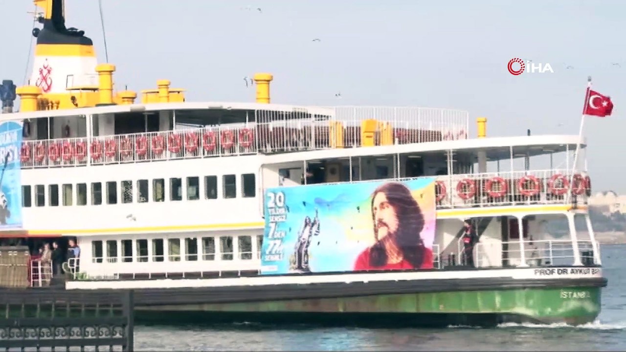 Şarklılar ‘Barış’ için söyleniyor...Barış Manço severler Kadıköy İskelesi’ne akın etti