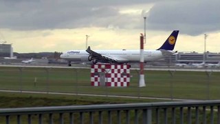 Close call! Late departing A340-600 Lufthansa! A following approaching A320 Lufthansa makes a Go-around at EDDM-Munich Airport (1080/50P) 19.10.2016